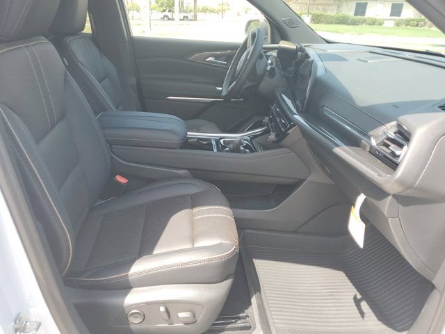 New 2026 Chevrolet Traverse High Country w/ LPO, Floor Liner Package FWD image 9