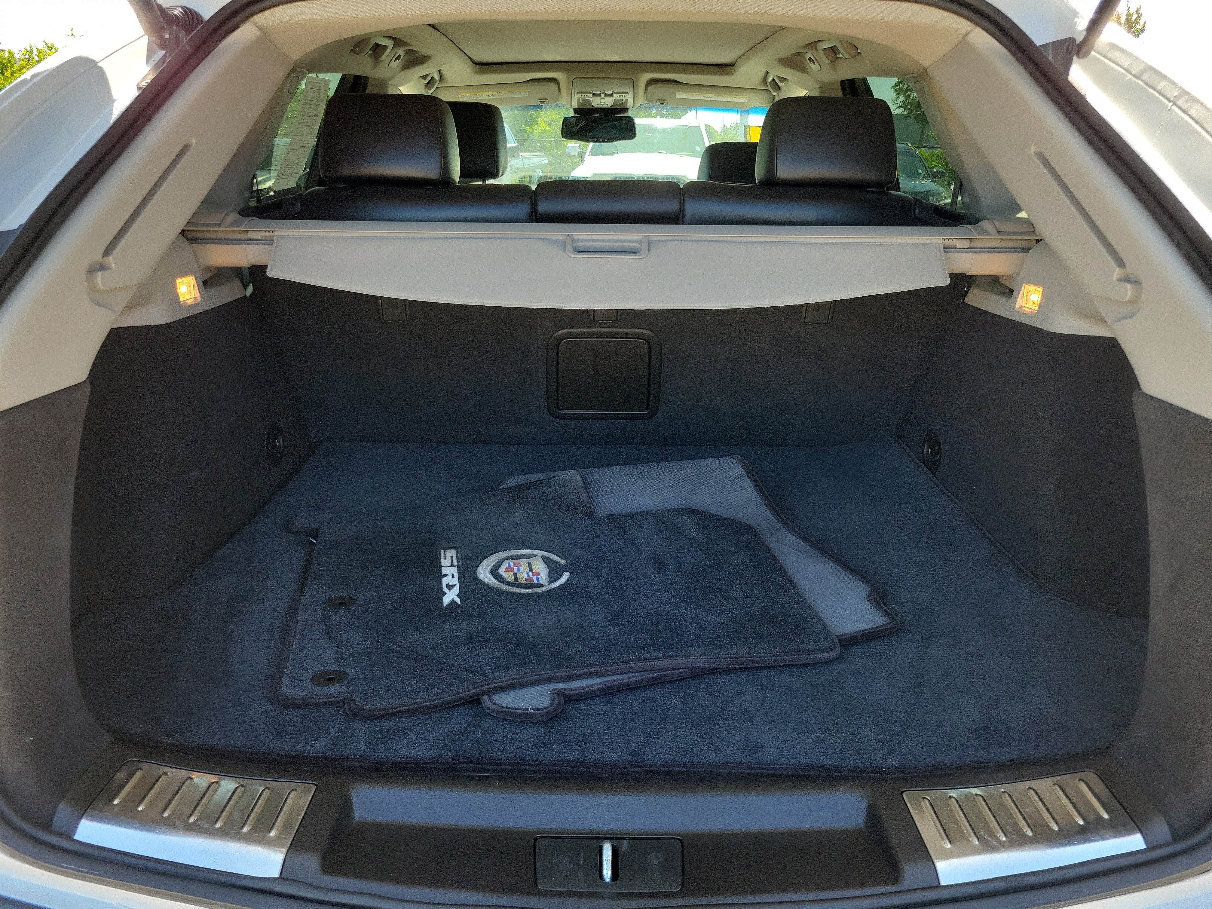 Used 2011 Cadillac SRX Luxury AWD/4WD image 7
