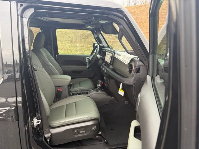 New 2026 Jeep Gladiator Mojave w/ Safety Group AWD/4WD image 29