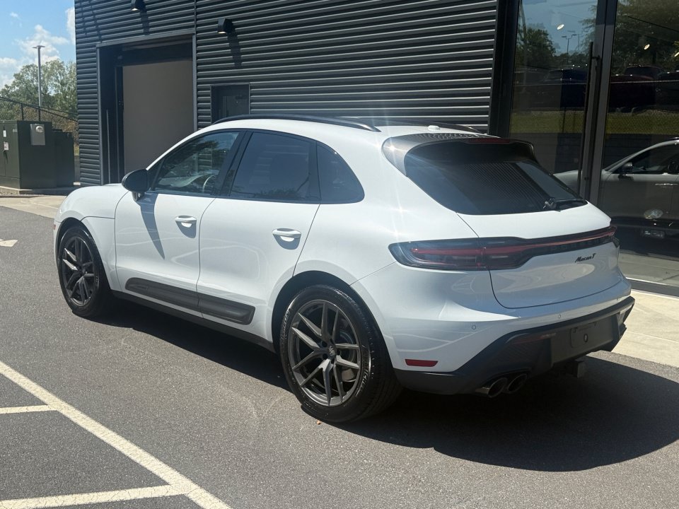 Certified 2026 Porsche Macan Turbo AWD/4WD image 3