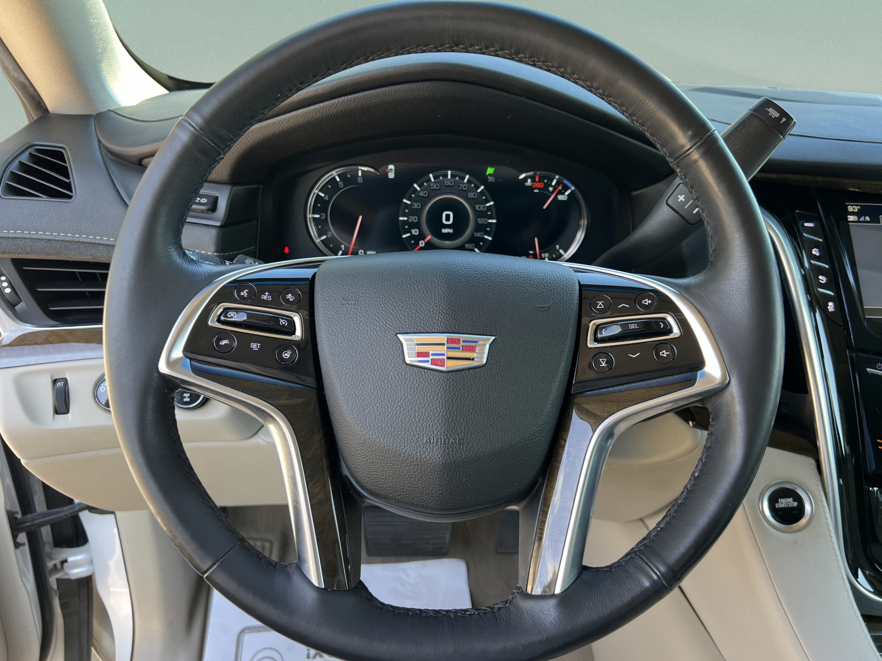 Used 2019 Cadillac Escalade ESV Luxury AWD/4WD image 12