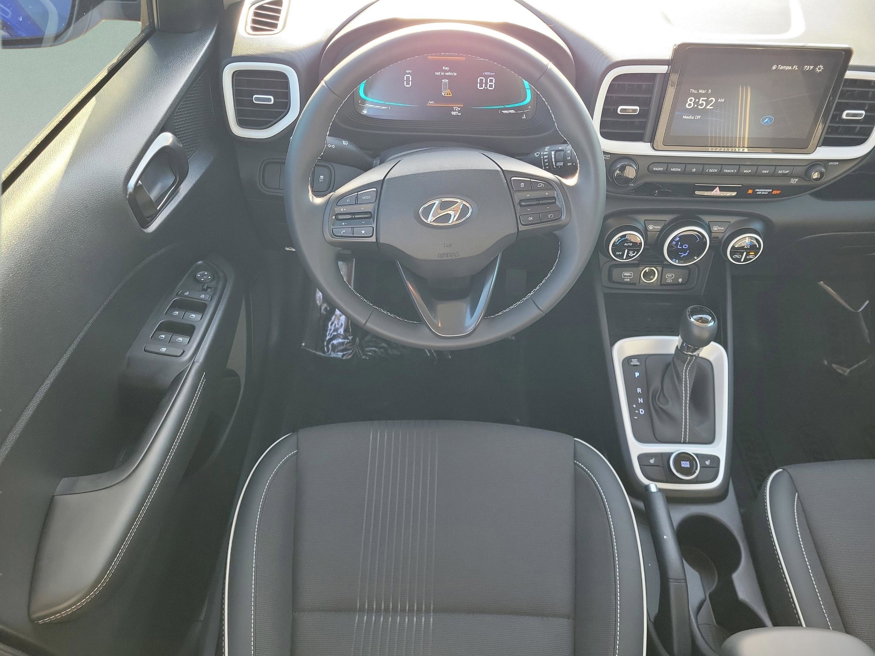 Certified 2024 Hyundai Venue Limited image 10
