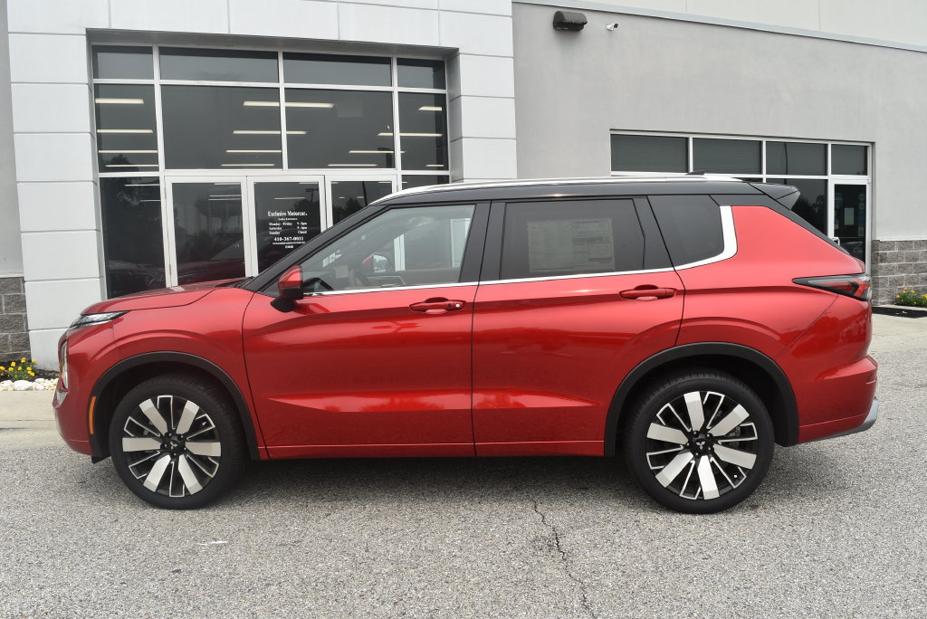 New 2025 Mitsubishi Outlander AWD image 4