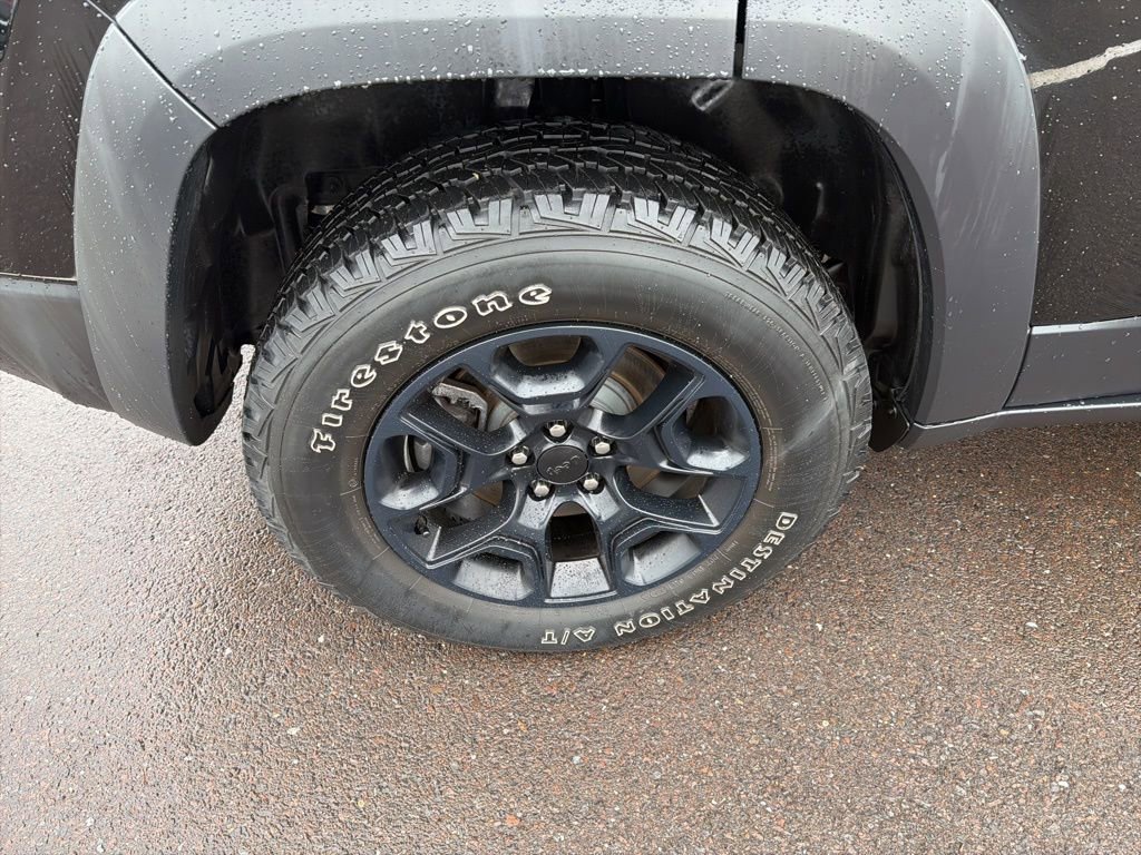 Certified 2022 Jeep Cherokee Trailhawk w/ Trailer Tow Group image 17