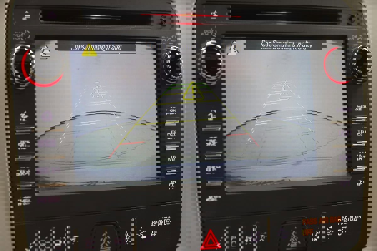 Used 2016 GMC Acadia SLT w/ Open Road Package image 10