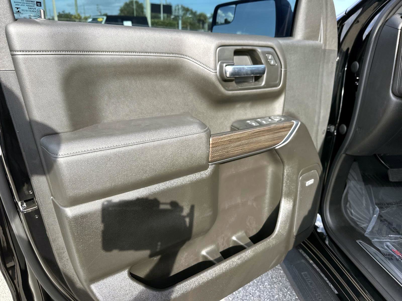 Used 2022 Chevrolet Silverado 1500 LT Trail Boss w/ Convenience Package II image 18