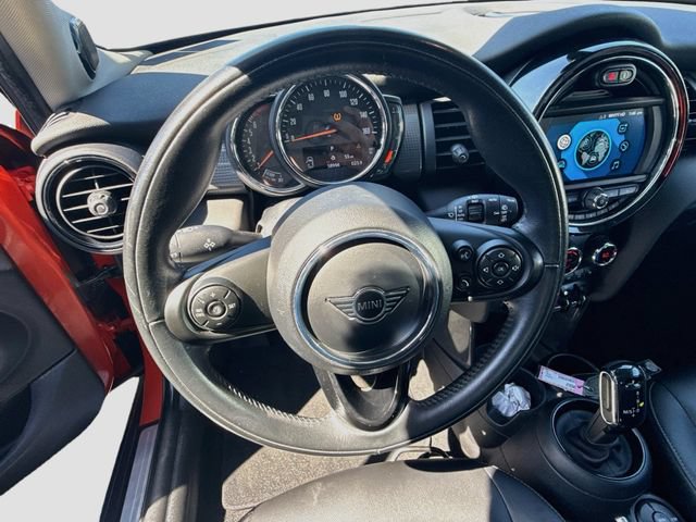Used 2020 MINI Cooper 4-Door Hardtop w/ Premium Package FWD image 13