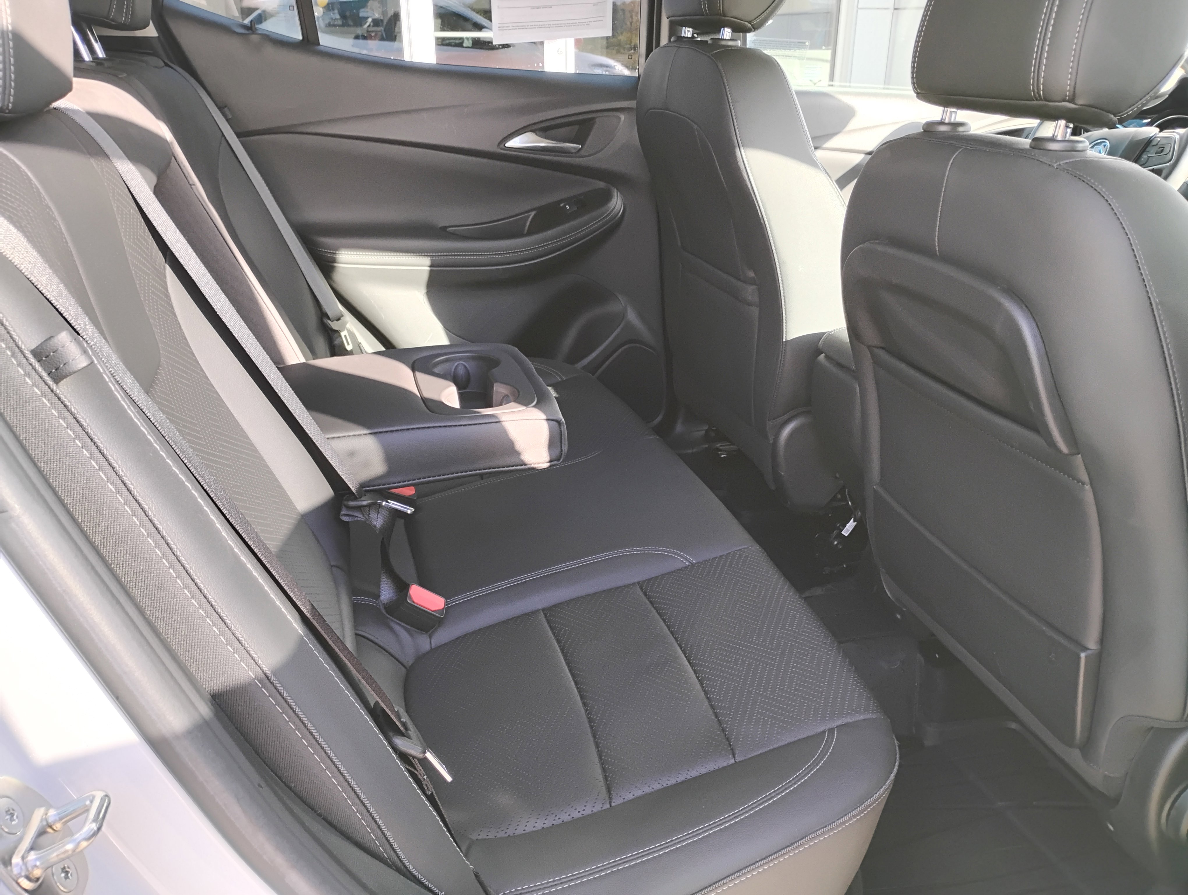 Used 2022 Buick Encore GX Essence w/ Experience Buick Package image 25