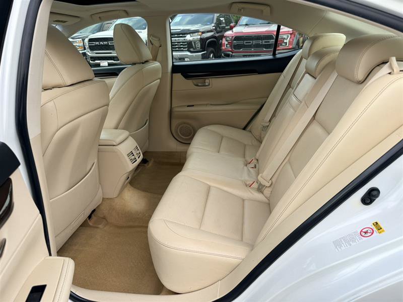 Used 2013 Lexus ES 350 w/ Luxury Pkg FWD image 19