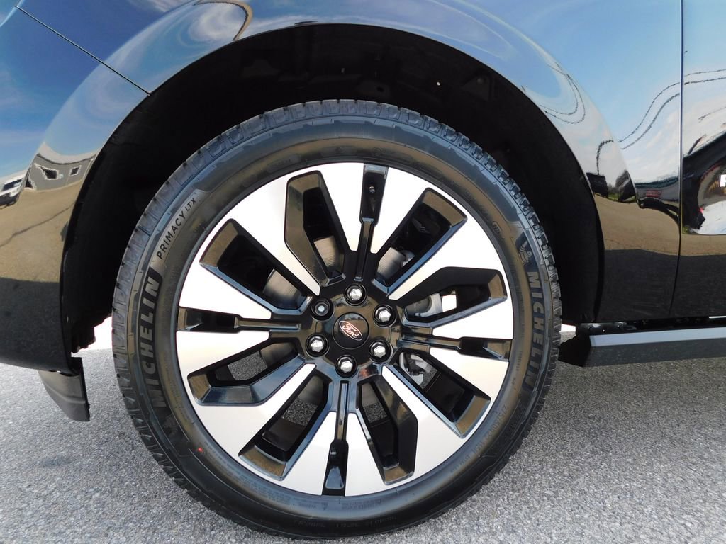 New 2026 Ford Expedition Max Platinum image 10