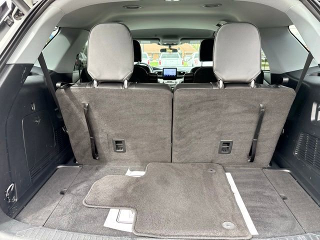 Used 2023 Ford Explorer XLT w/ Equipment Group 202A image 18
