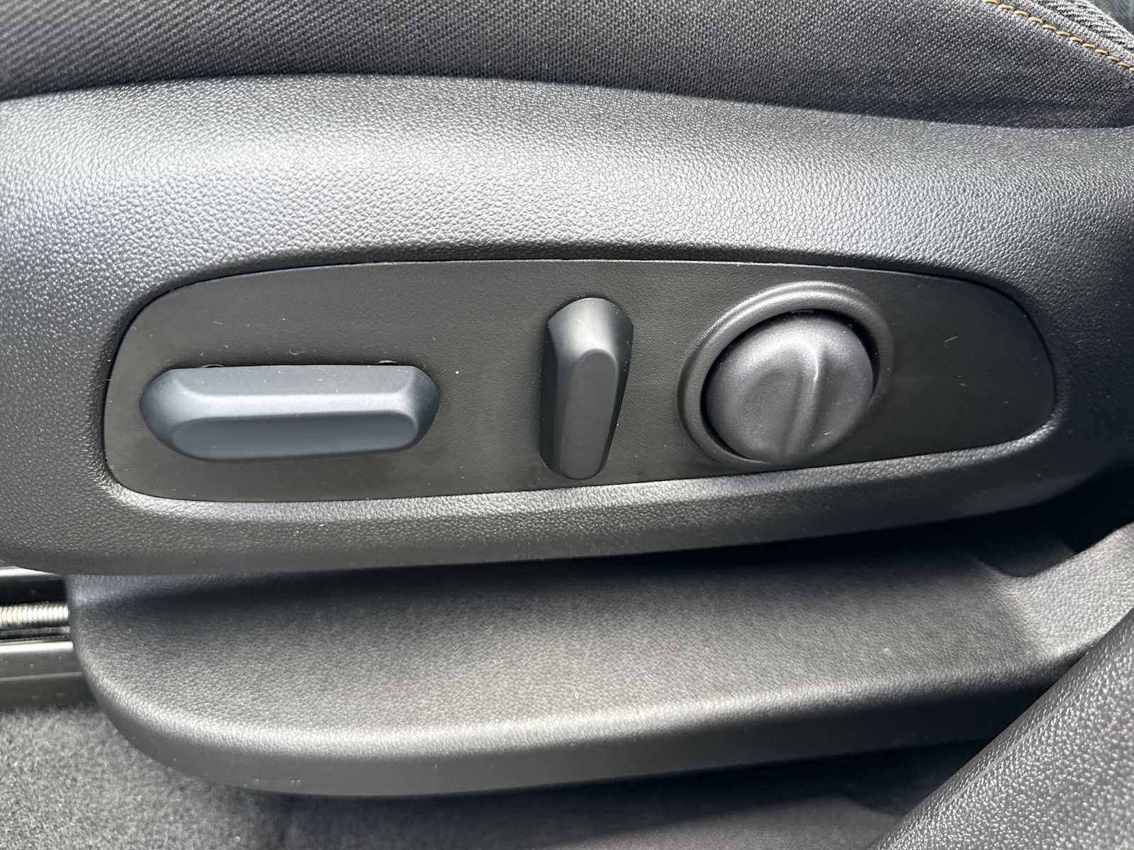 Certified 2024 Chevrolet Equinox LT FWD image 14