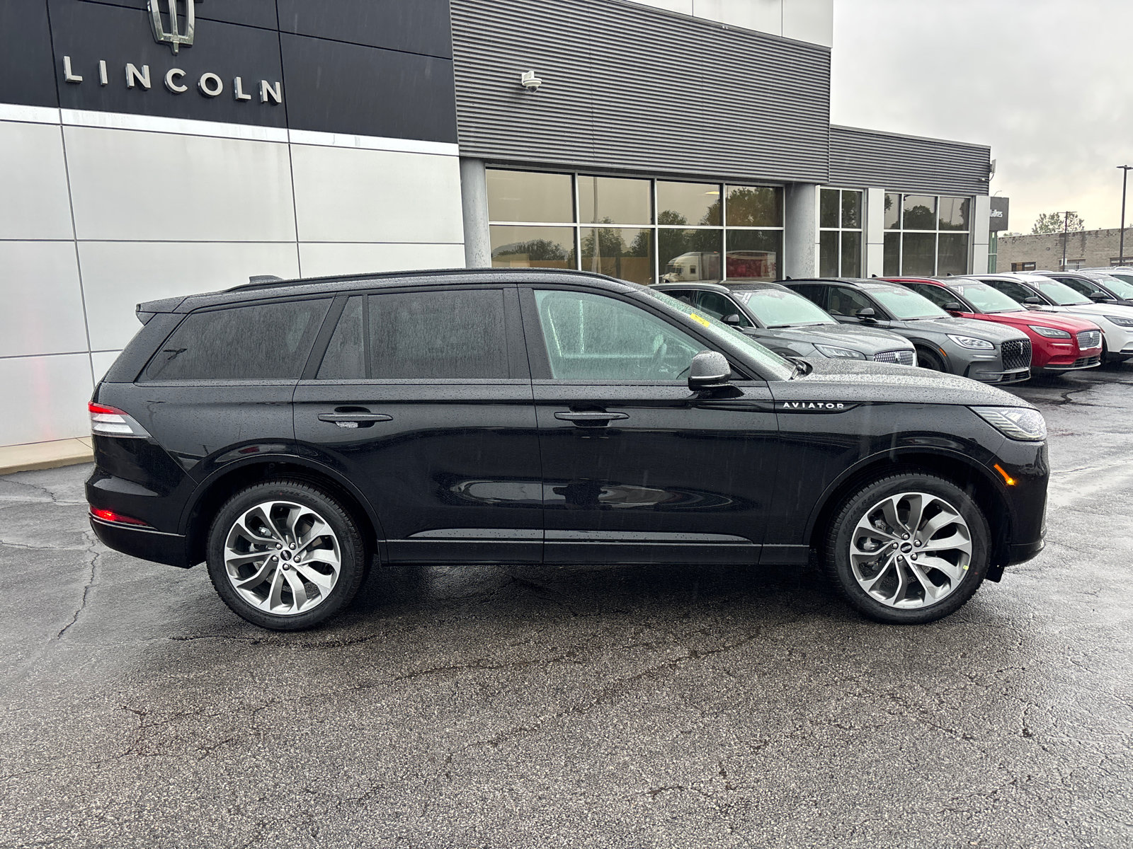 New 2026 Lincoln Aviator AWD image 8