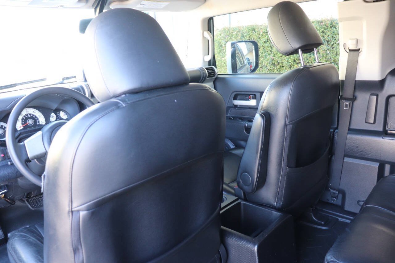 Used 2010 Toyota FJ Cruiser 4WD image 37