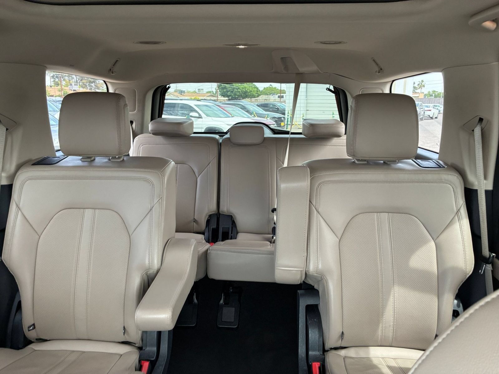 Used 2024 Ford Expedition Limited RWD image 43