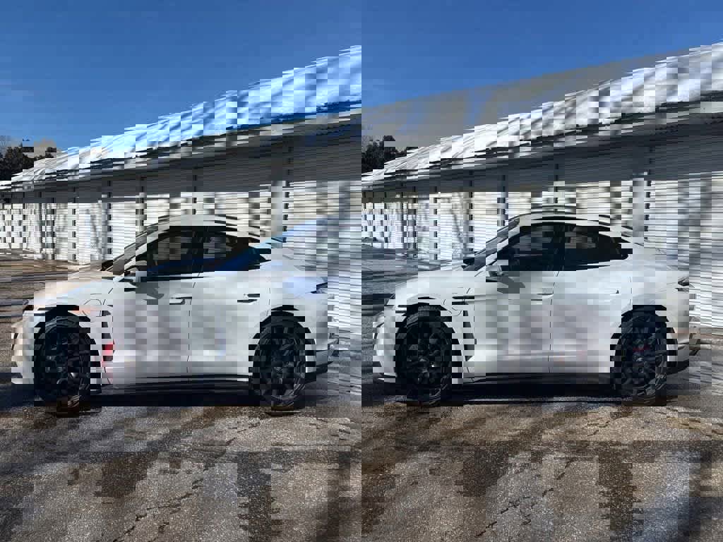 Certified 2022 Porsche Taycan GTS image 2