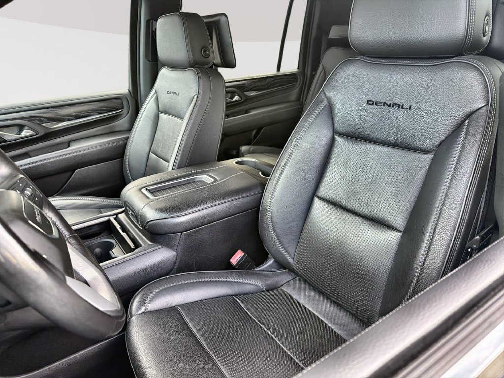 Used 2021 GMC Yukon XL Denali w/ Denali Premium Package AWD/4WD image 13