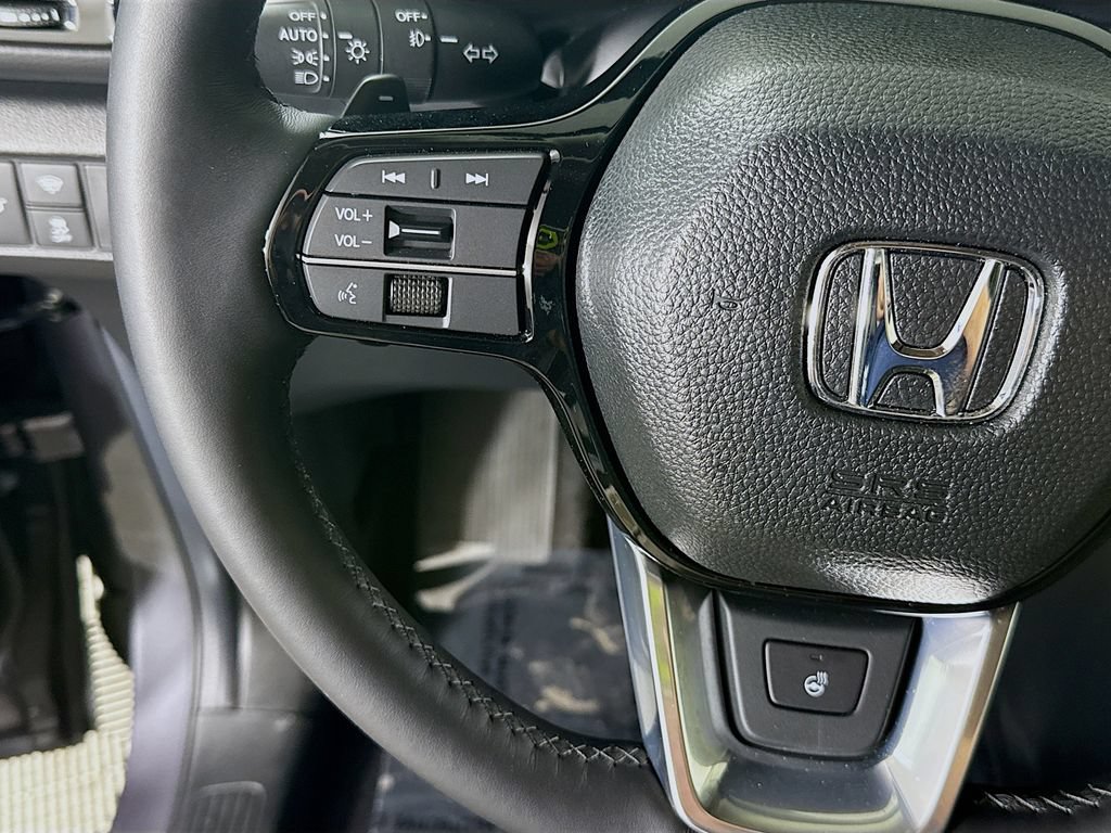 Used 2025 Honda Pilot Elite image 23