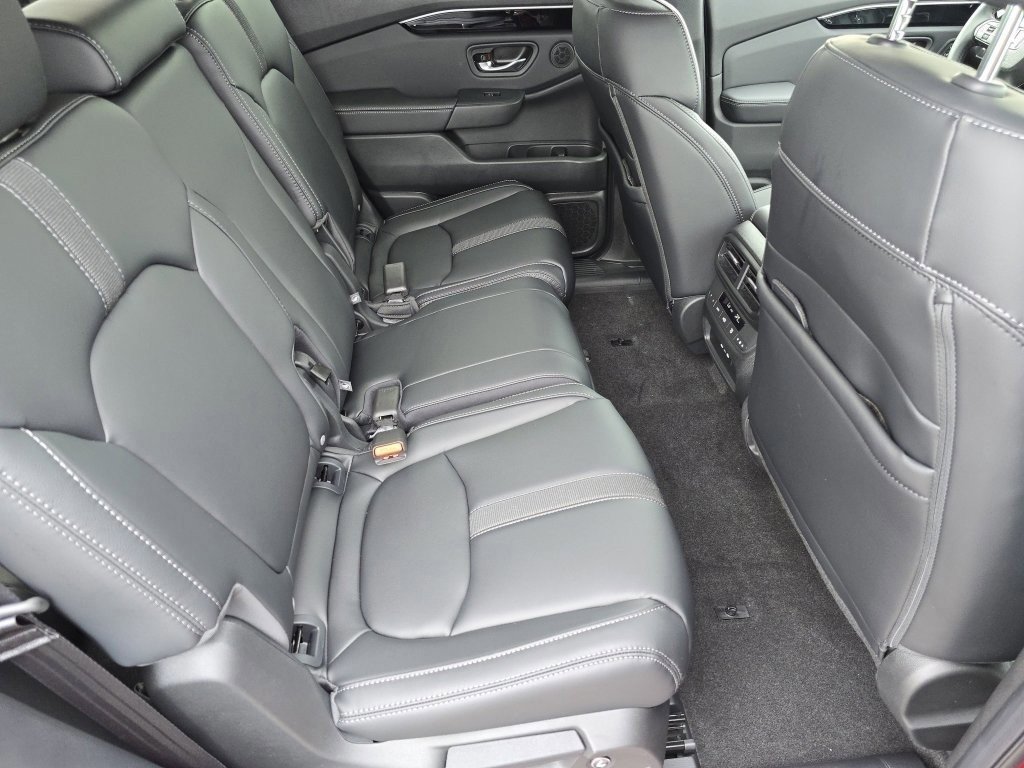 New 2025 Honda Pilot Touring image 28