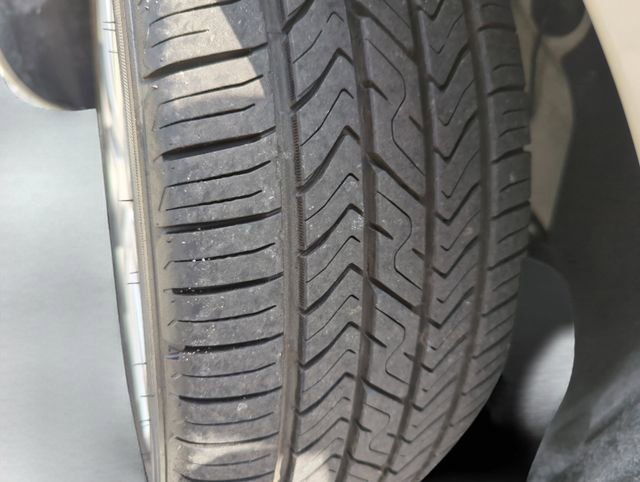 Used 2008 Volkswagen Beetle SE FWD image 35