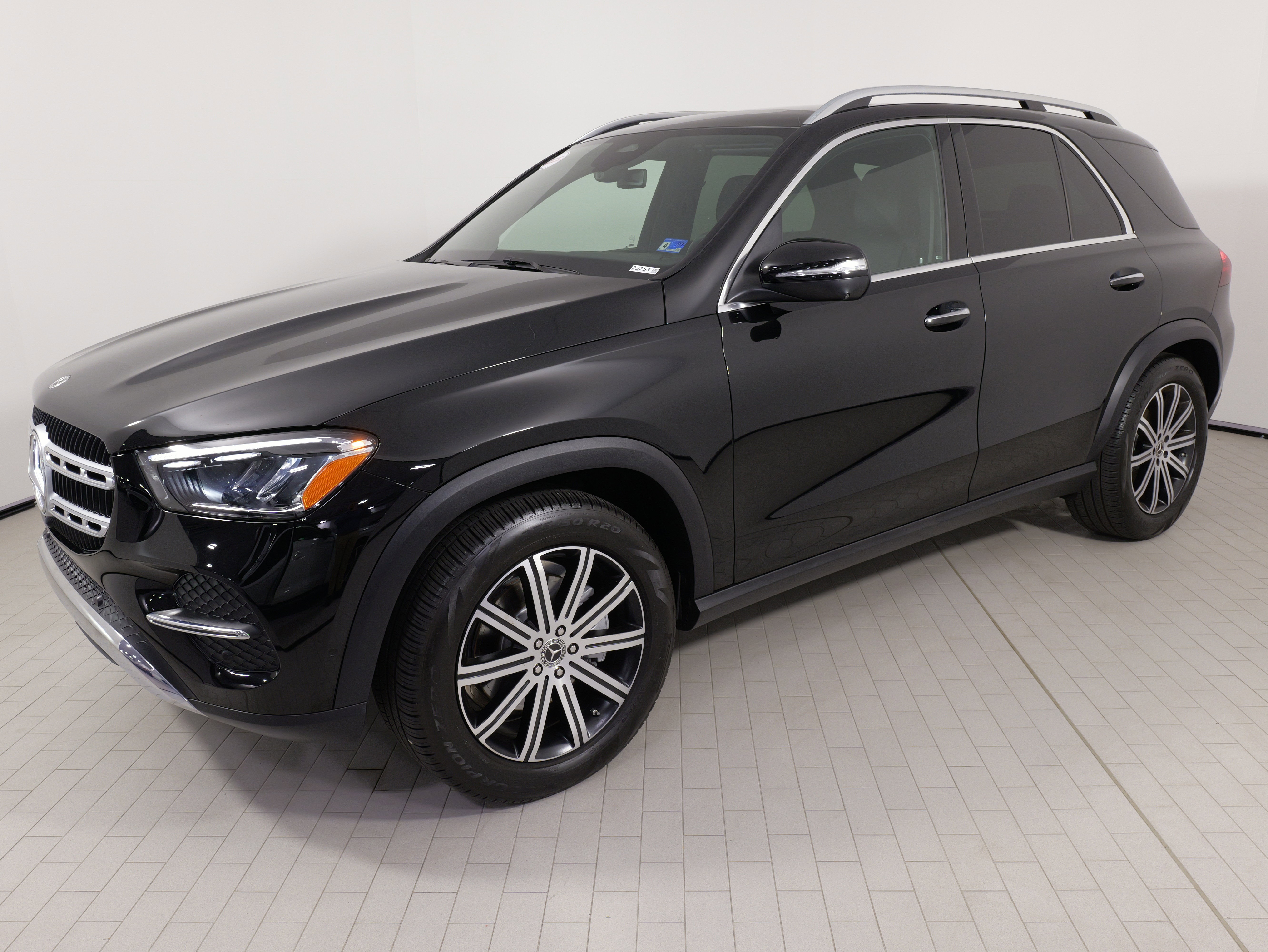 Used 2024 Mercedes-Benz GLE 350 4MATIC image 1