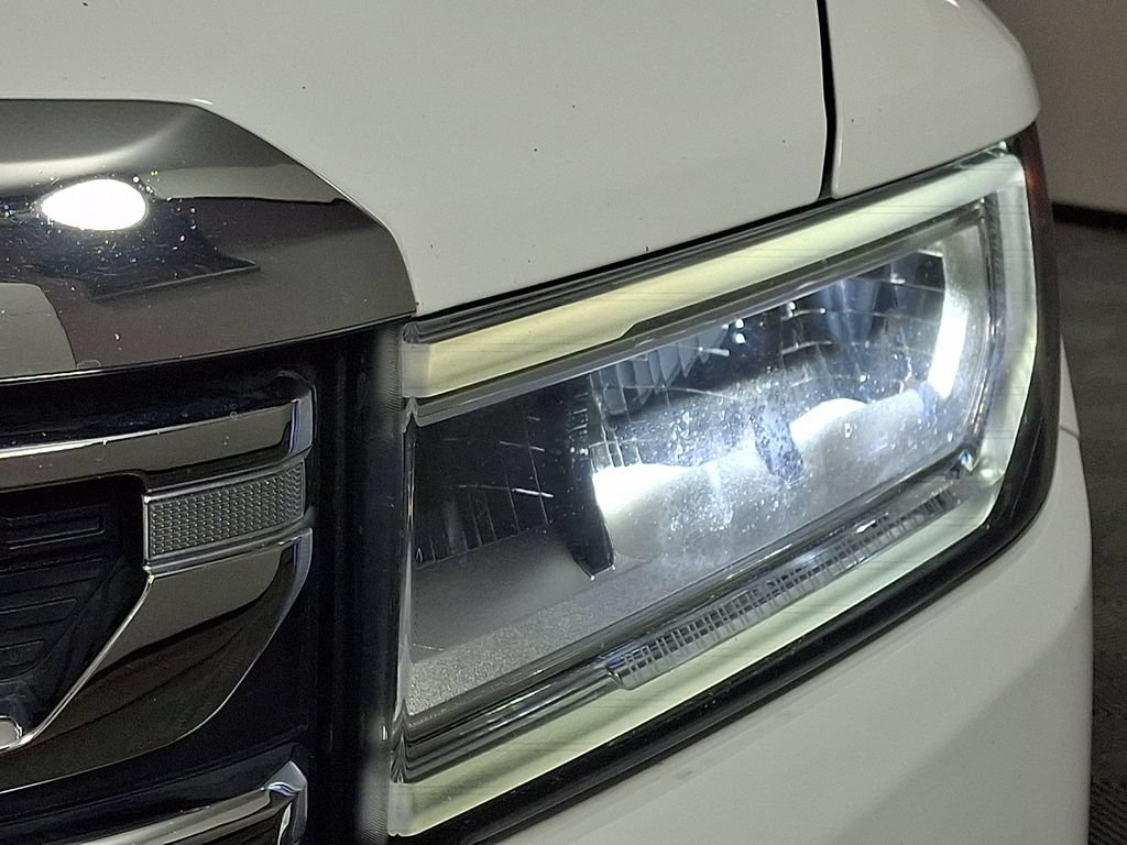 Used 2020 GMC Acadia SLE w/ LPO, Floor Liner Package FWD image 12