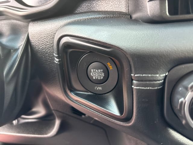 Used 2025 Jeep Wrangler Unlimited Sahara AWD/4WD image 16