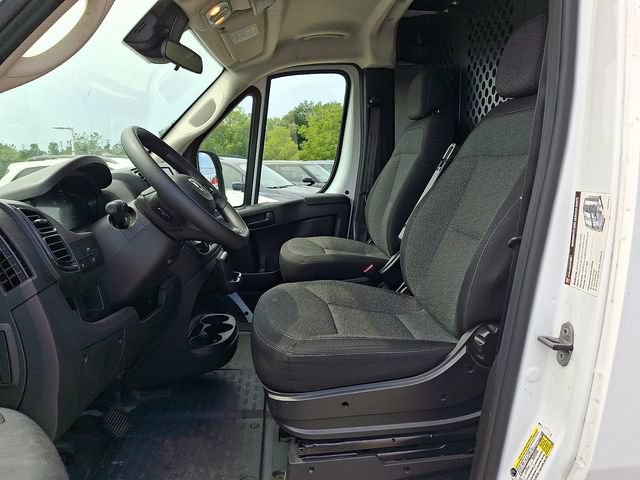 Used 2025 RAM ProMaster 2500 w/ U-Haul Equipment Group FWD image 18