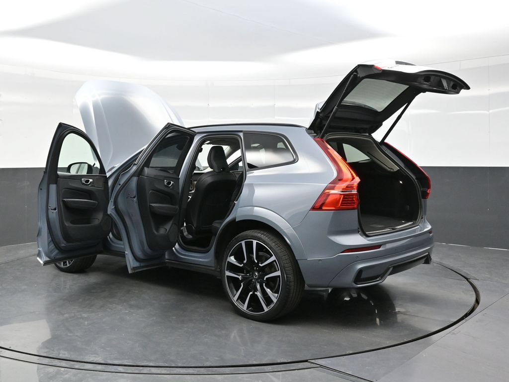 Used 2024 Volvo XC60 T8 Ultimate AWD/4WD image 45