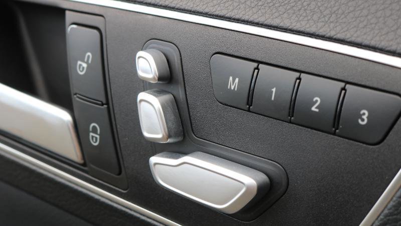 Used 2014 Mercedes-Benz E 350 4MATIC Sedan image 7