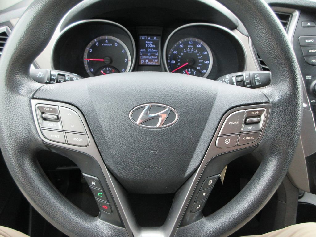 Used 2015 Hyundai Santa Fe GLS image 24