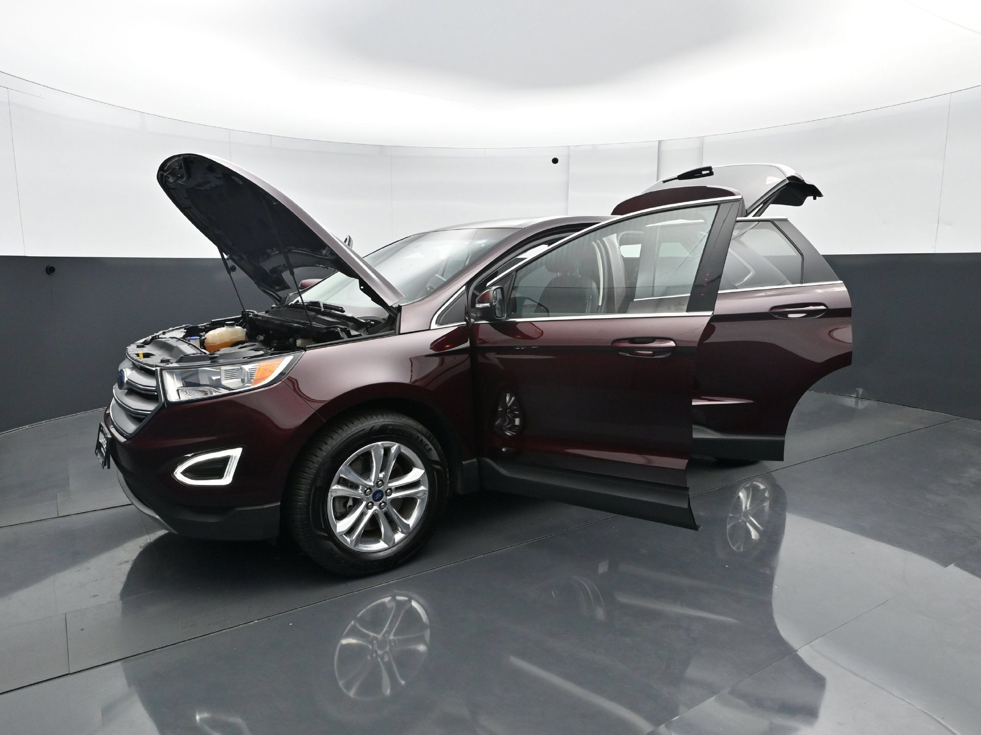 Used 2018 Ford Edge SEL w/ Equipment Group 201A AWD/4WD image 29