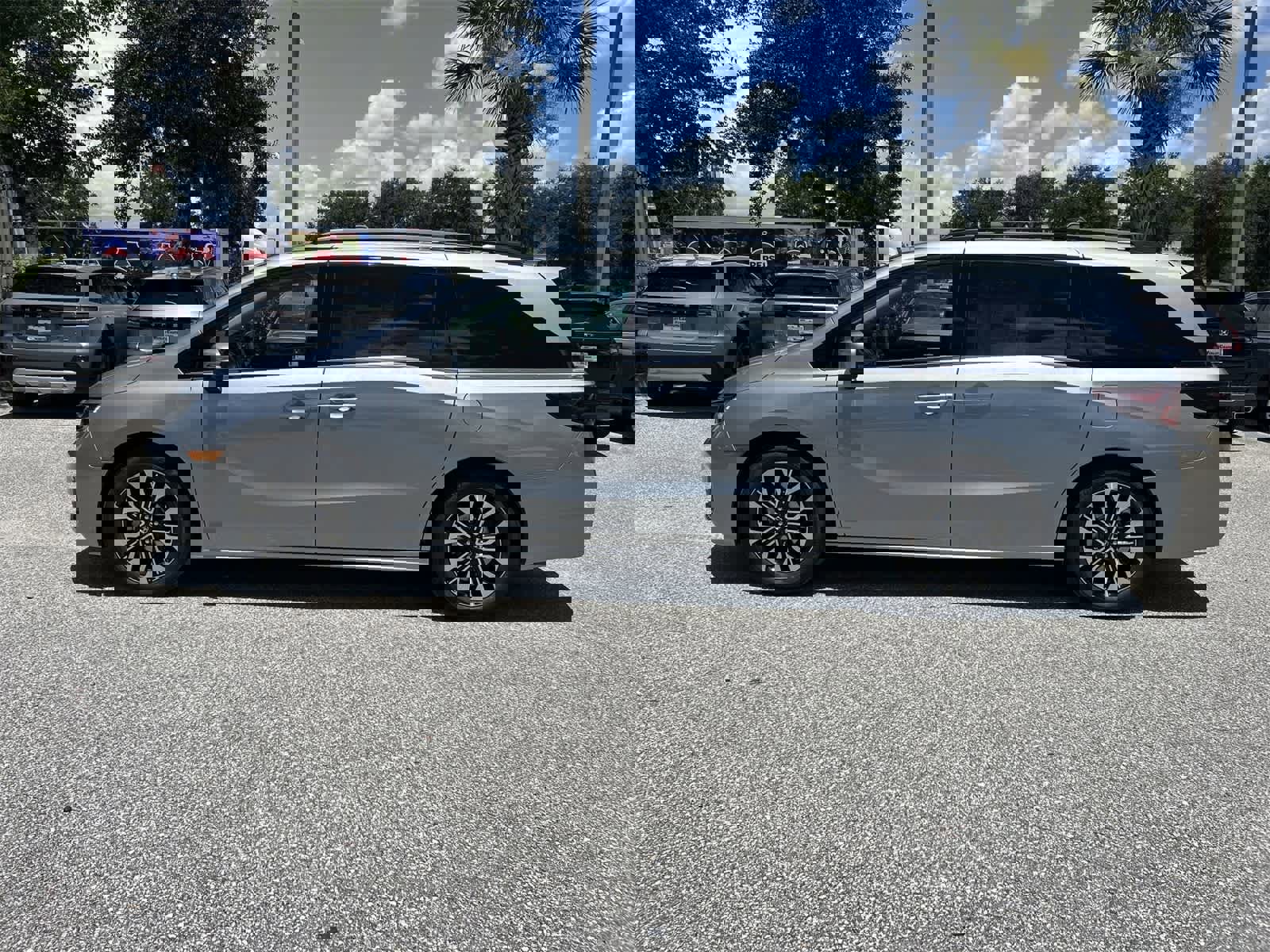 New 2026 Honda Odyssey Elite image 3