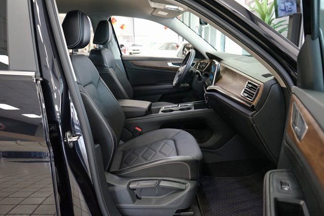 Used 2024 Volkswagen Atlas SE image 45