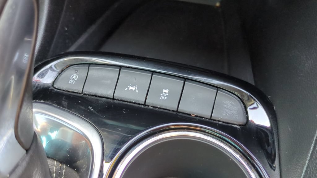 Used 2024 Buick Encore GX Avenir w/ Avenir Convenience Package FWD image 21