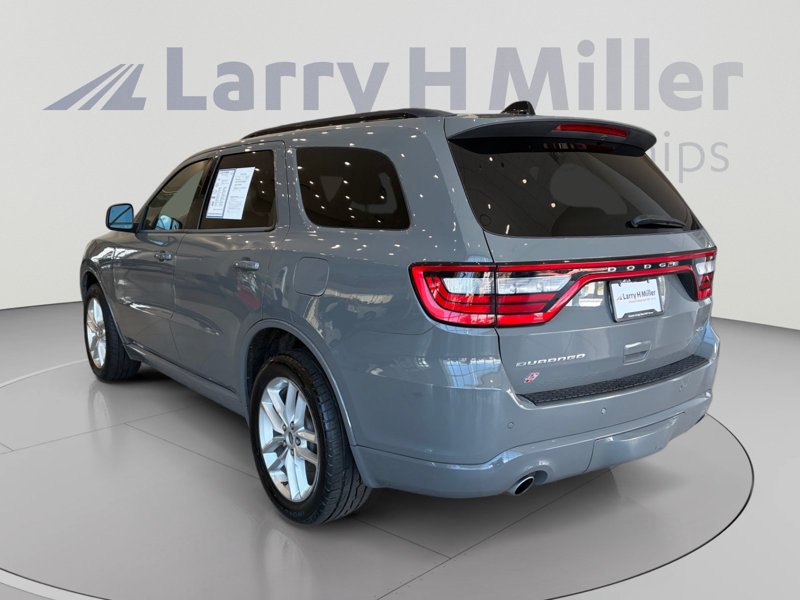 Used 2023 Dodge Durango GT AWD/4WD image 3