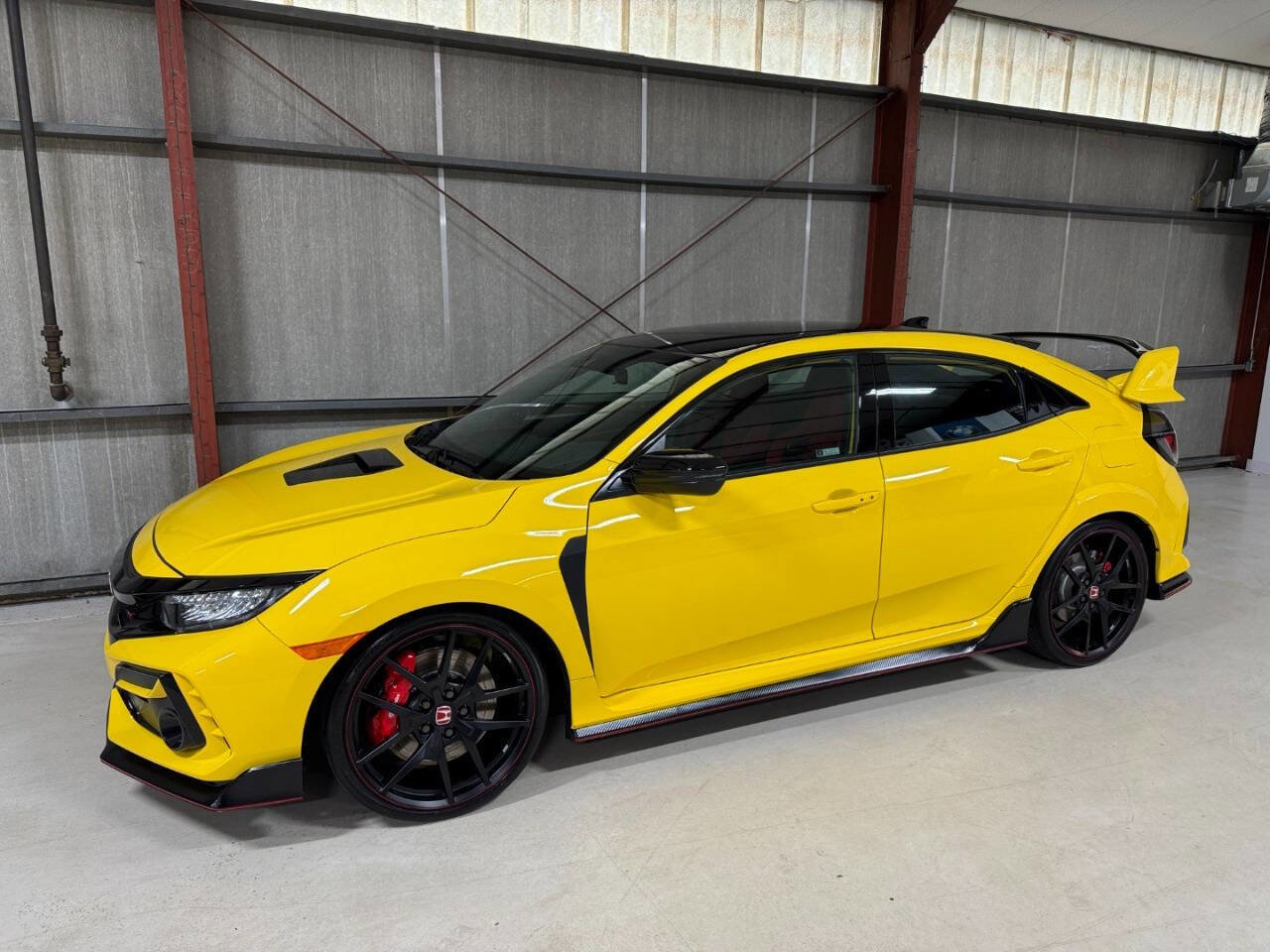 Used 2021 Honda Civic Type R Limited image 3