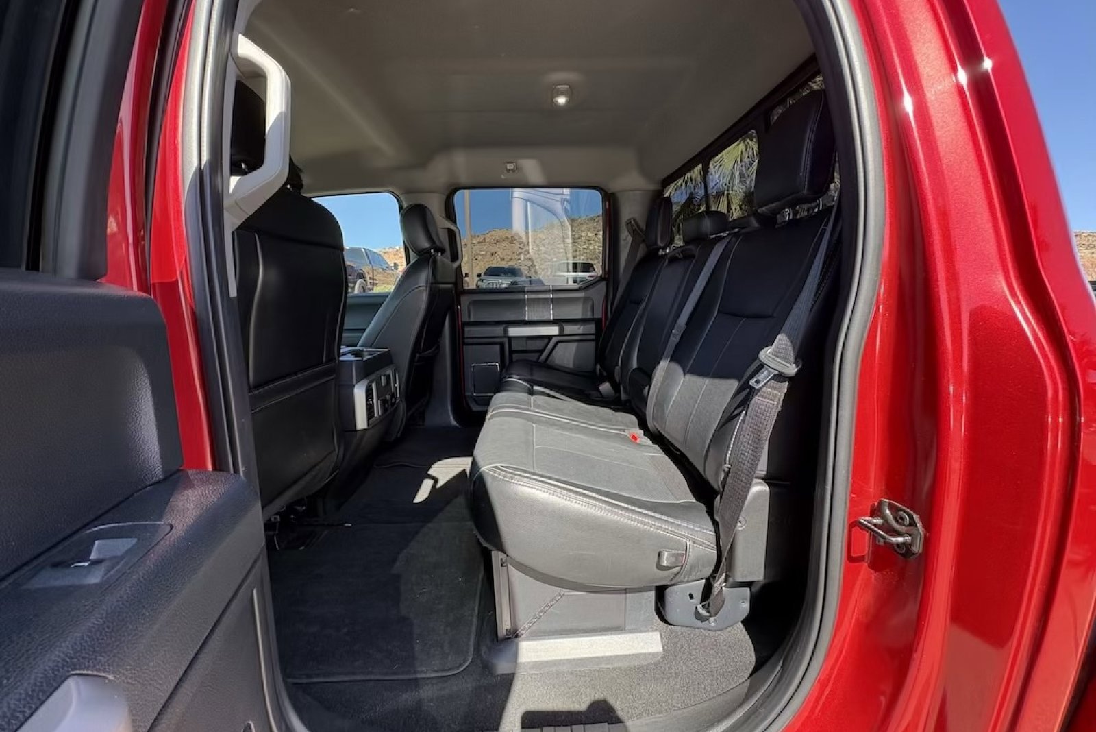 Used 2020 Ford F250 Lariat w/ Lariat Value Package AWD/4WD image 10