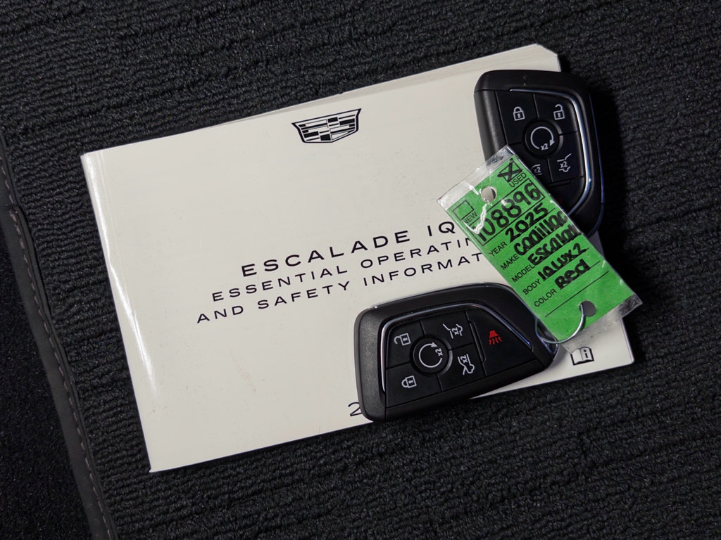 Used 2025 Cadillac Escalade IQ Luxury 2 w/ LPO, Premium Carpet Package AWD/4WD image 24
