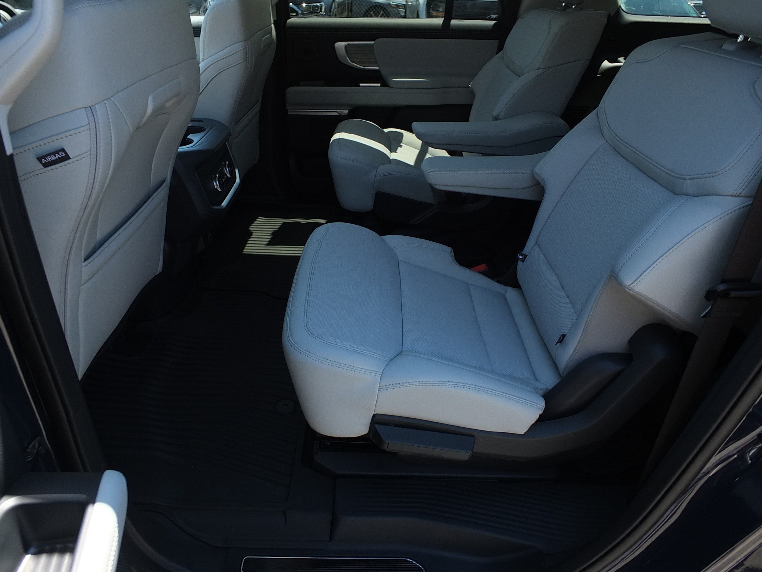 New 2027 Ford Expedition Max Platinum AWD/4WD image 13