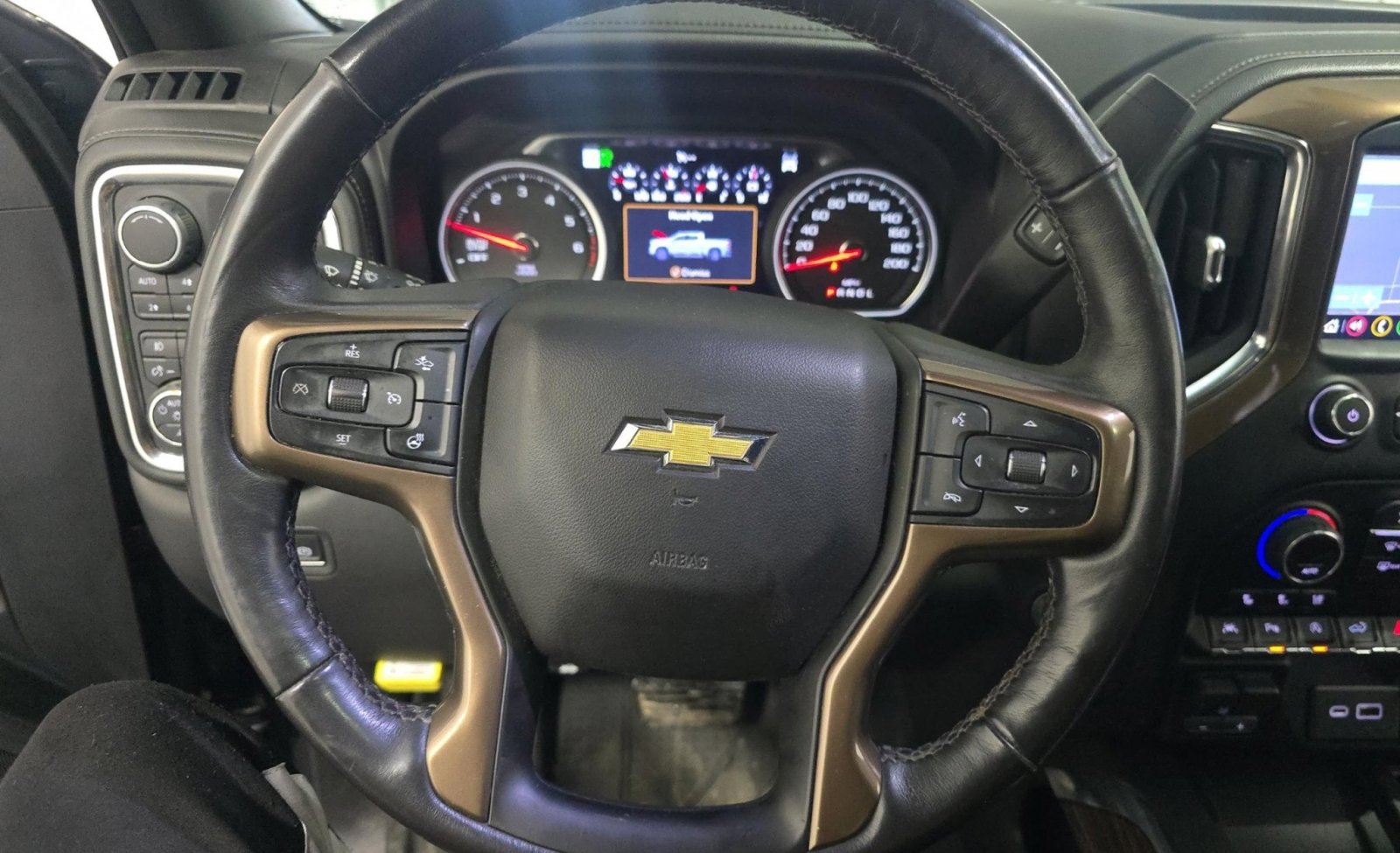 Used 2019 Chevrolet Silverado 1500 High Country w/ Technology Package AWD/4WD image 10