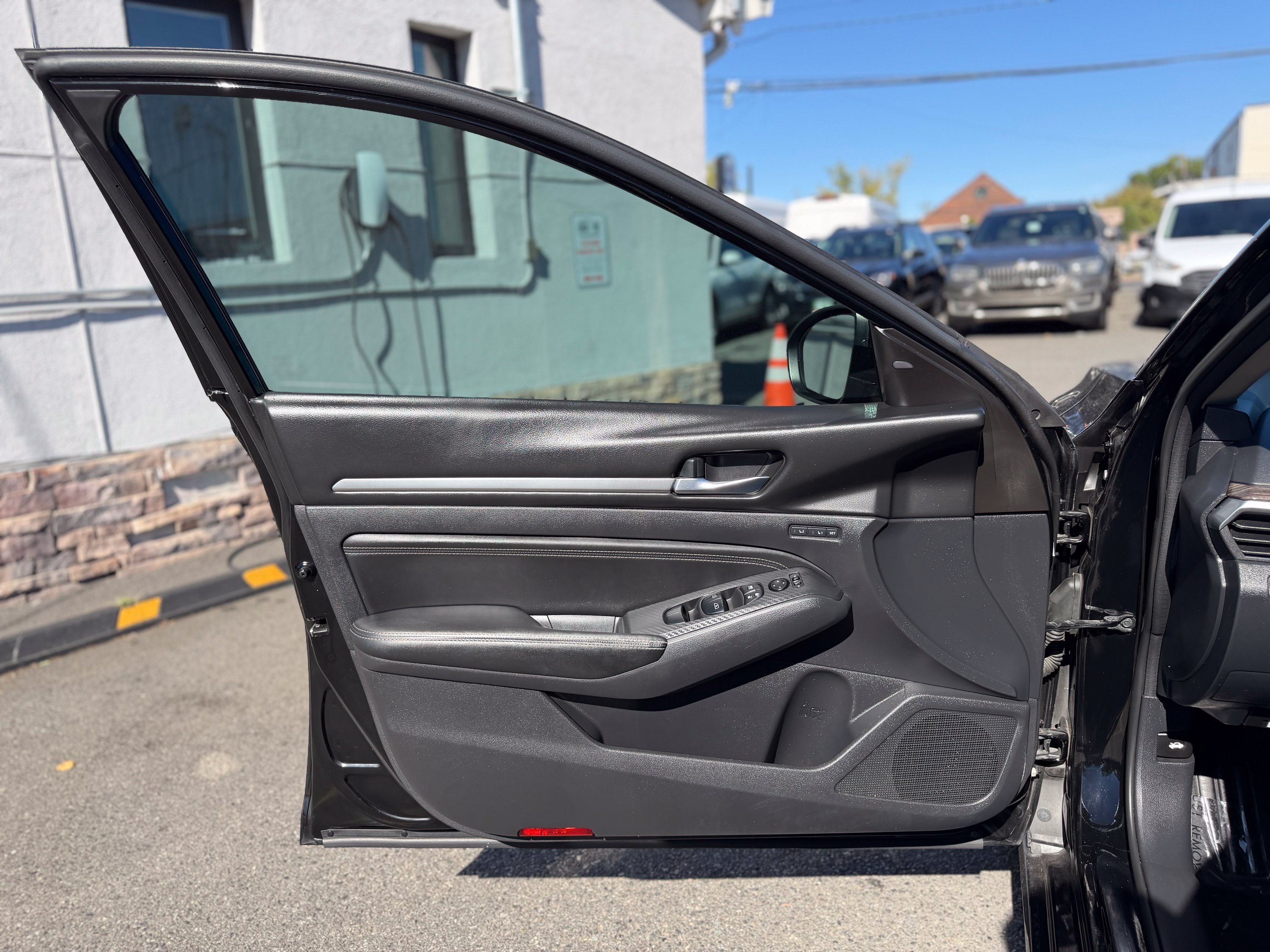Used 2019 Nissan Altima 2.5 Platinum AWD/4WD image 11