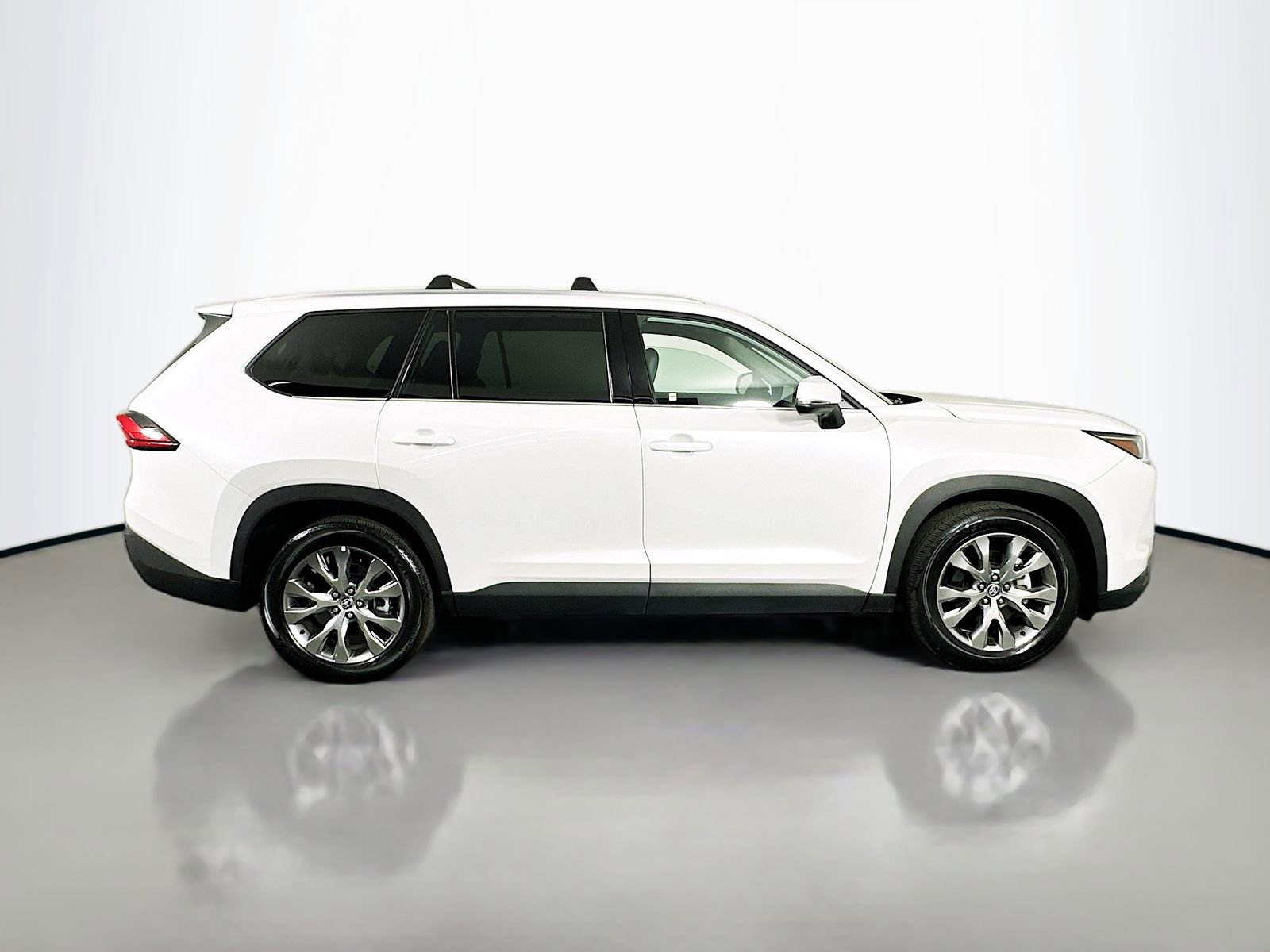 Certified 2024 Toyota Grand Highlander AWD image 8