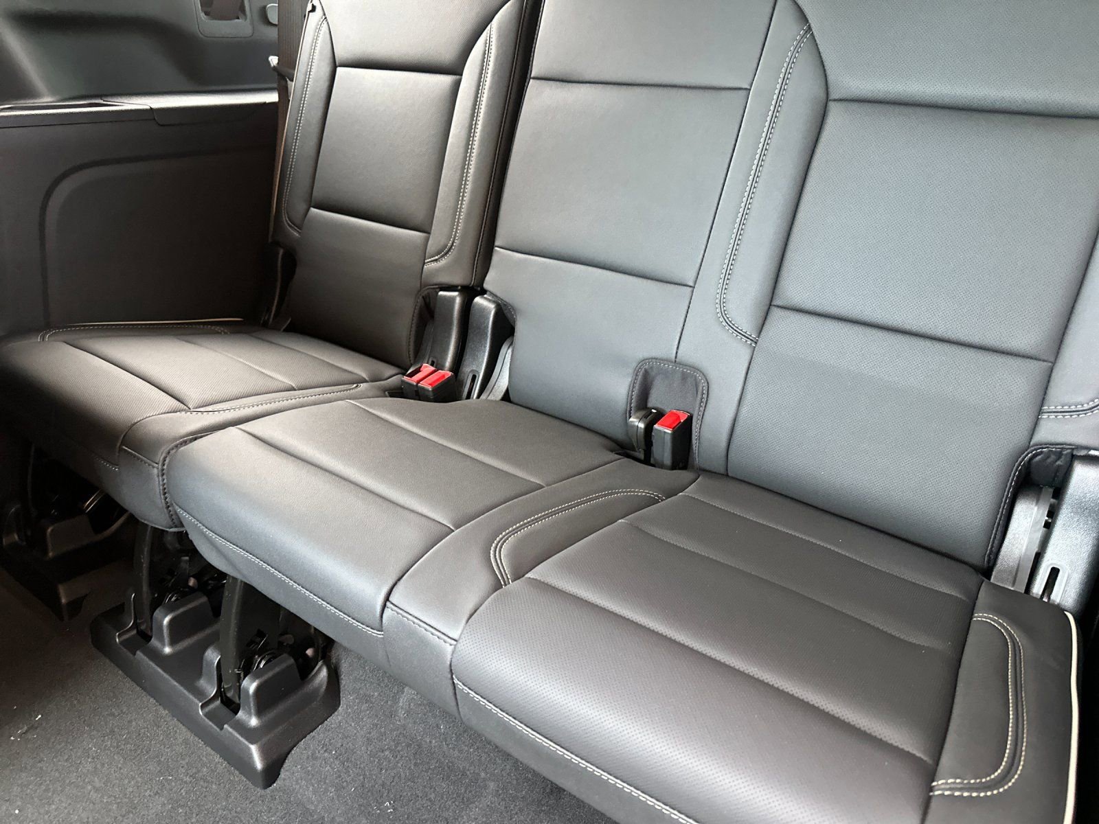 New 2026 GMC Yukon XL Elevation w/ Elevation Premium Package AWD/4WD image 15