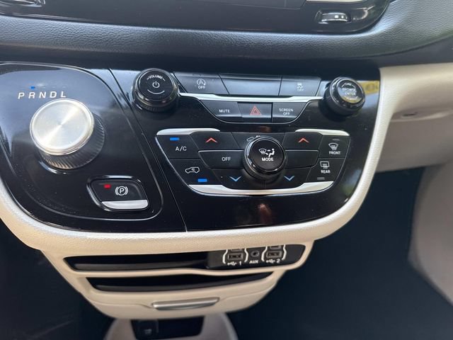 Used 2023 Chrysler Voyager LX FWD image 24