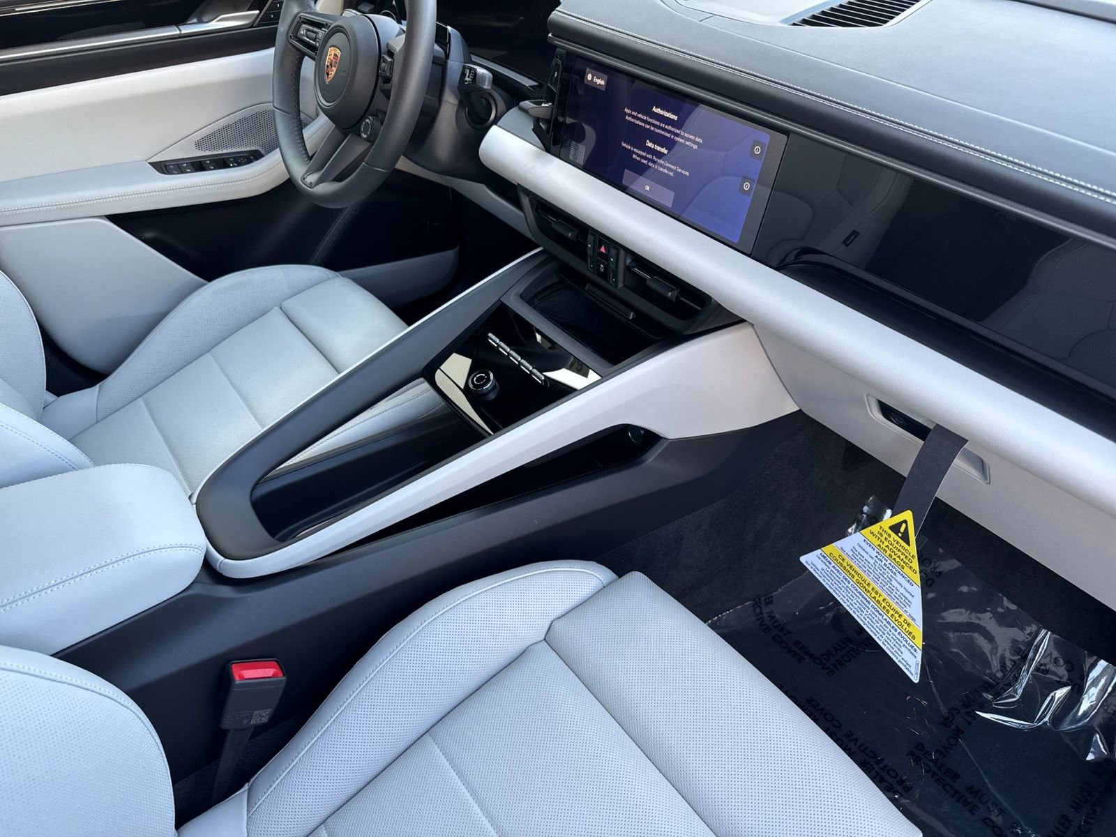 New 2026 Porsche Macan 4 Electric image 18