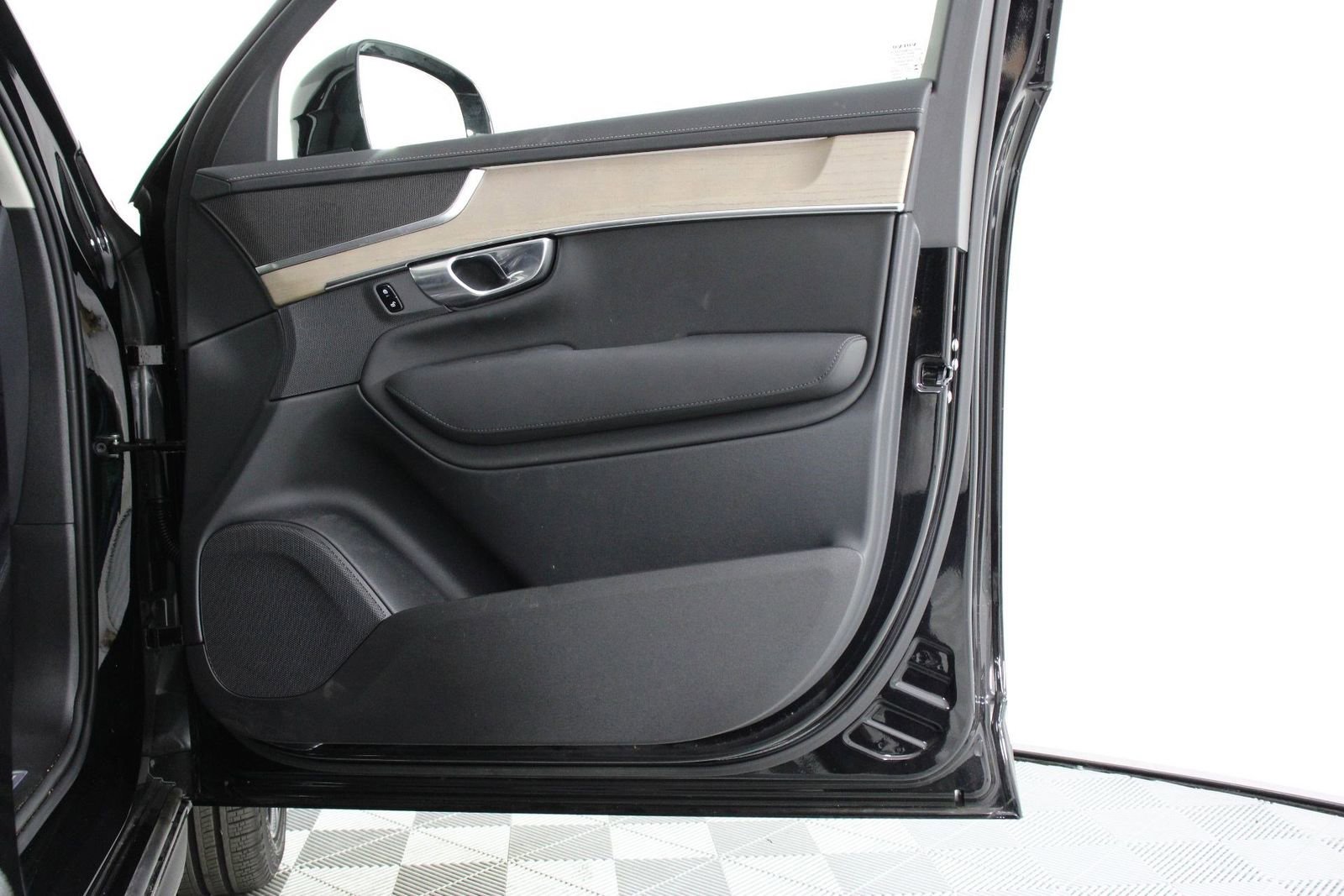 Certified 2026 Volvo XC90 B5 Plus image 21