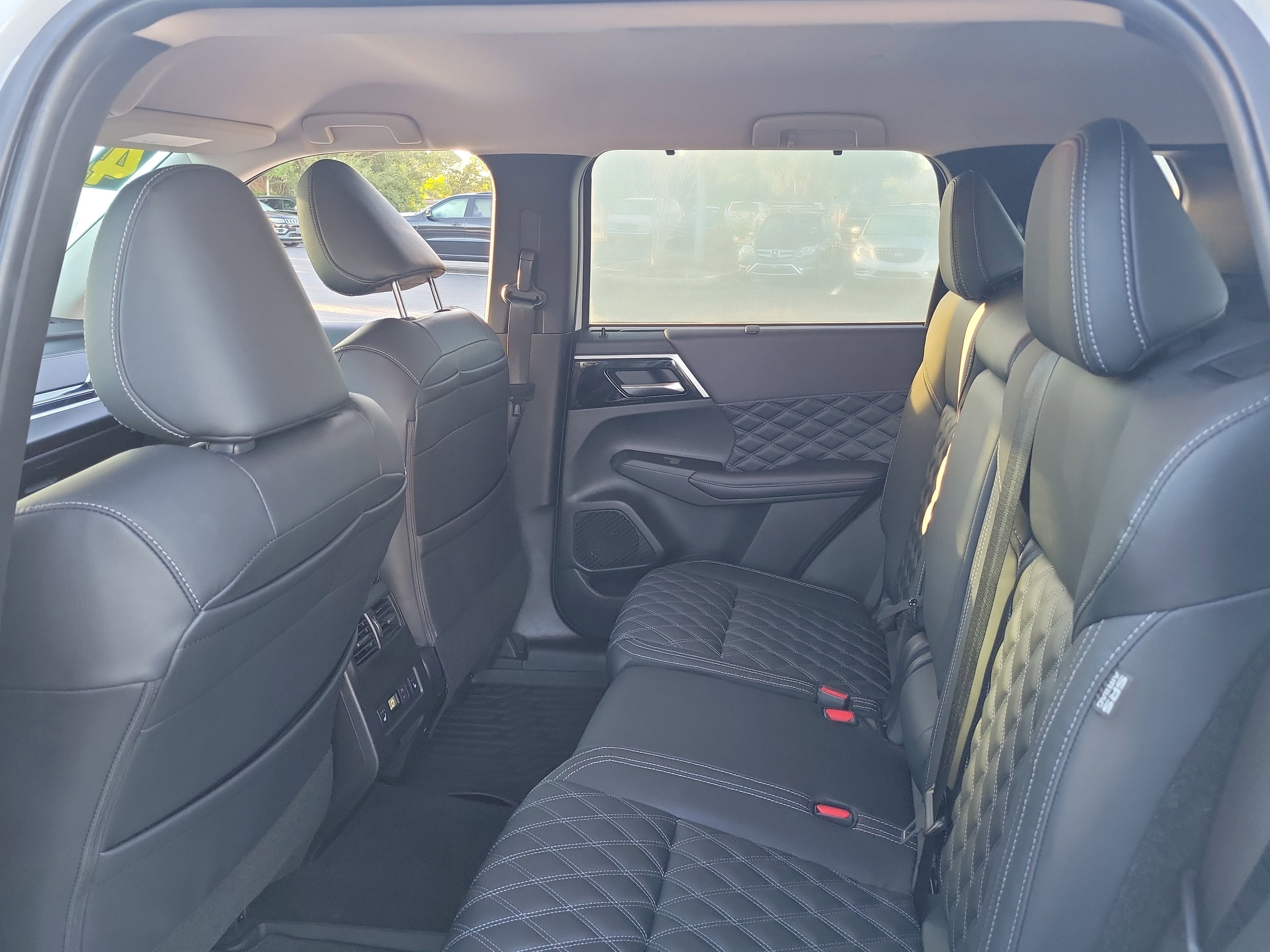 Used 2024 Mitsubishi Outlander SEL image 13