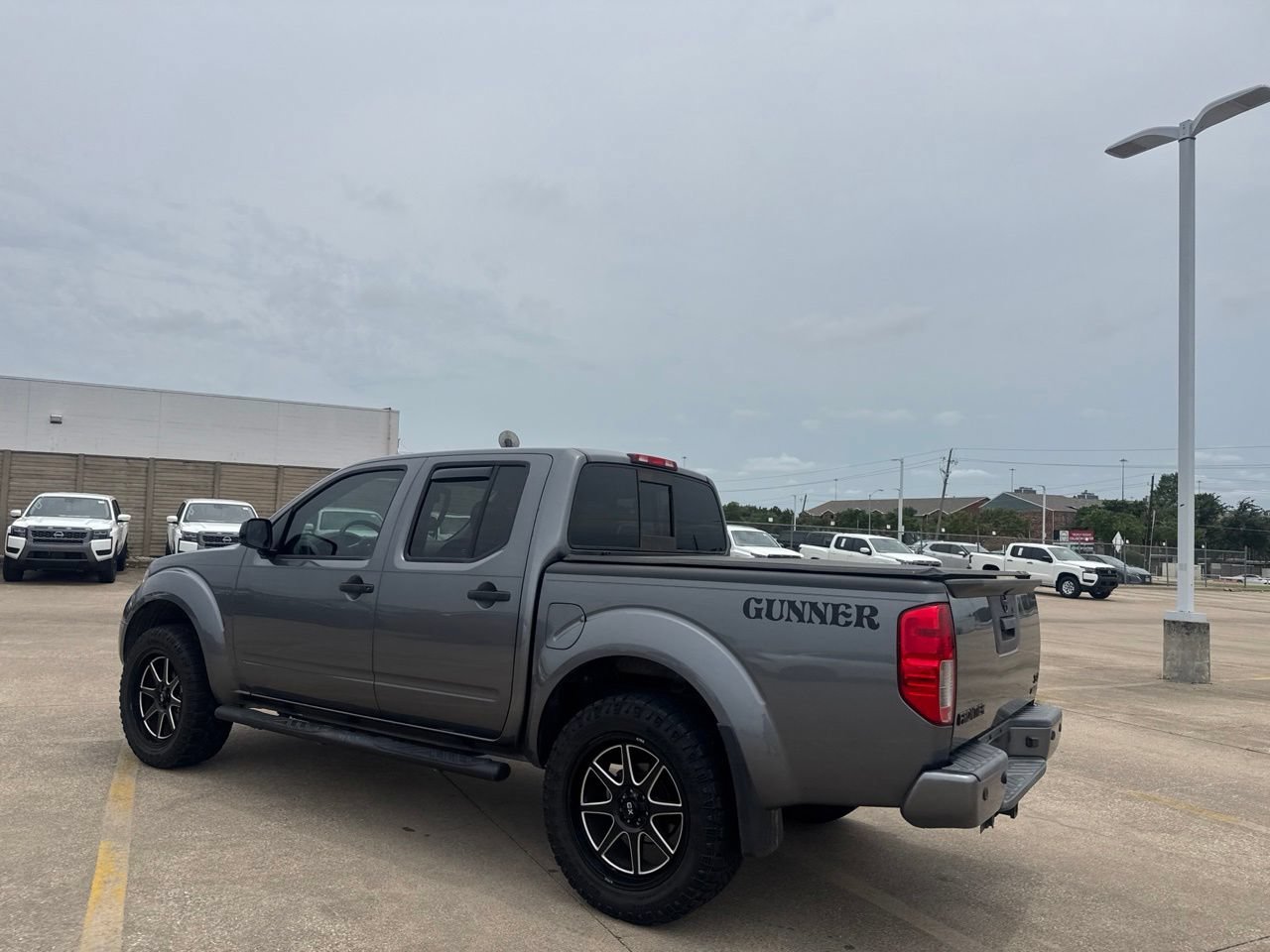 Certified 2020 Nissan Frontier SV w/ Midnight Edition Floor Mats RWD image 14