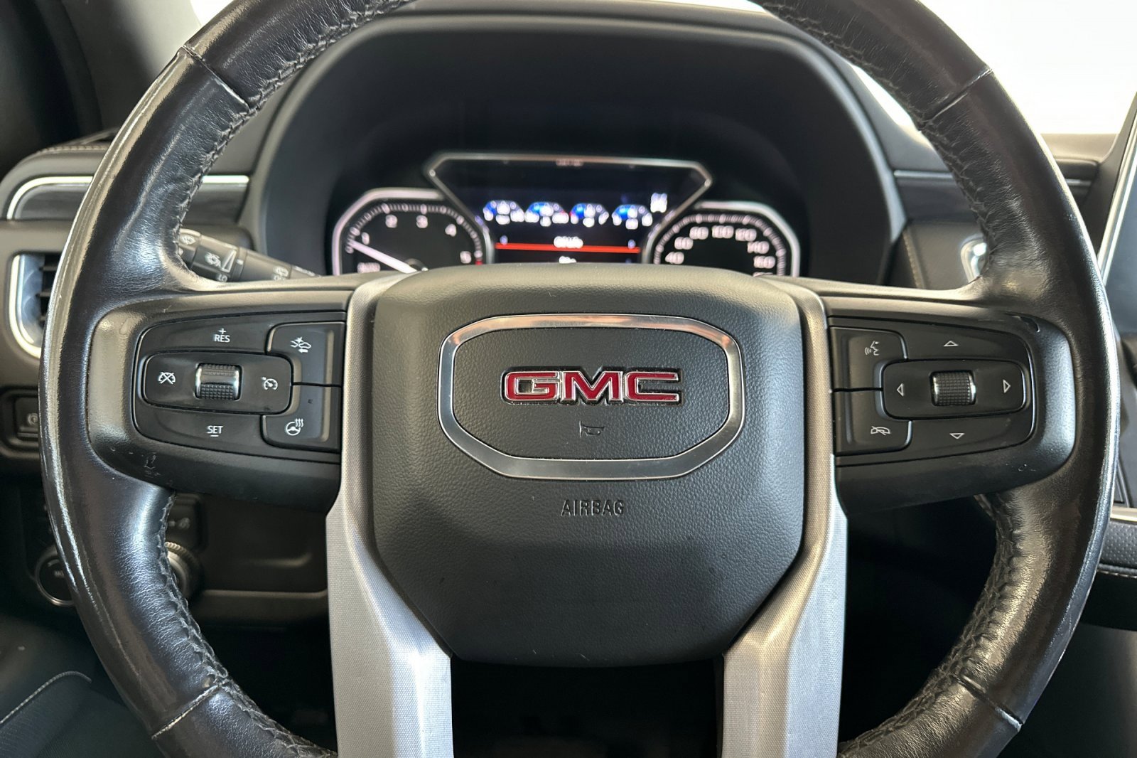 Used 2021 GMC Yukon SLT image 24